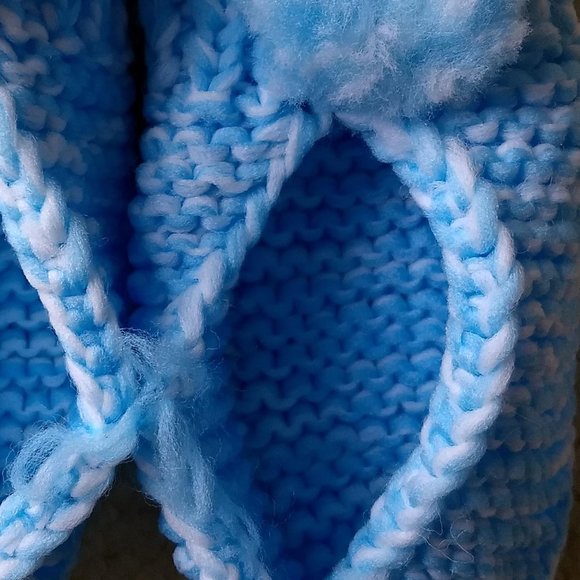 3/$25 vintage but new hand knit slippers NWT - Picture 5 of 6